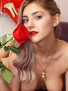 Eva Elfie in Be Mine
